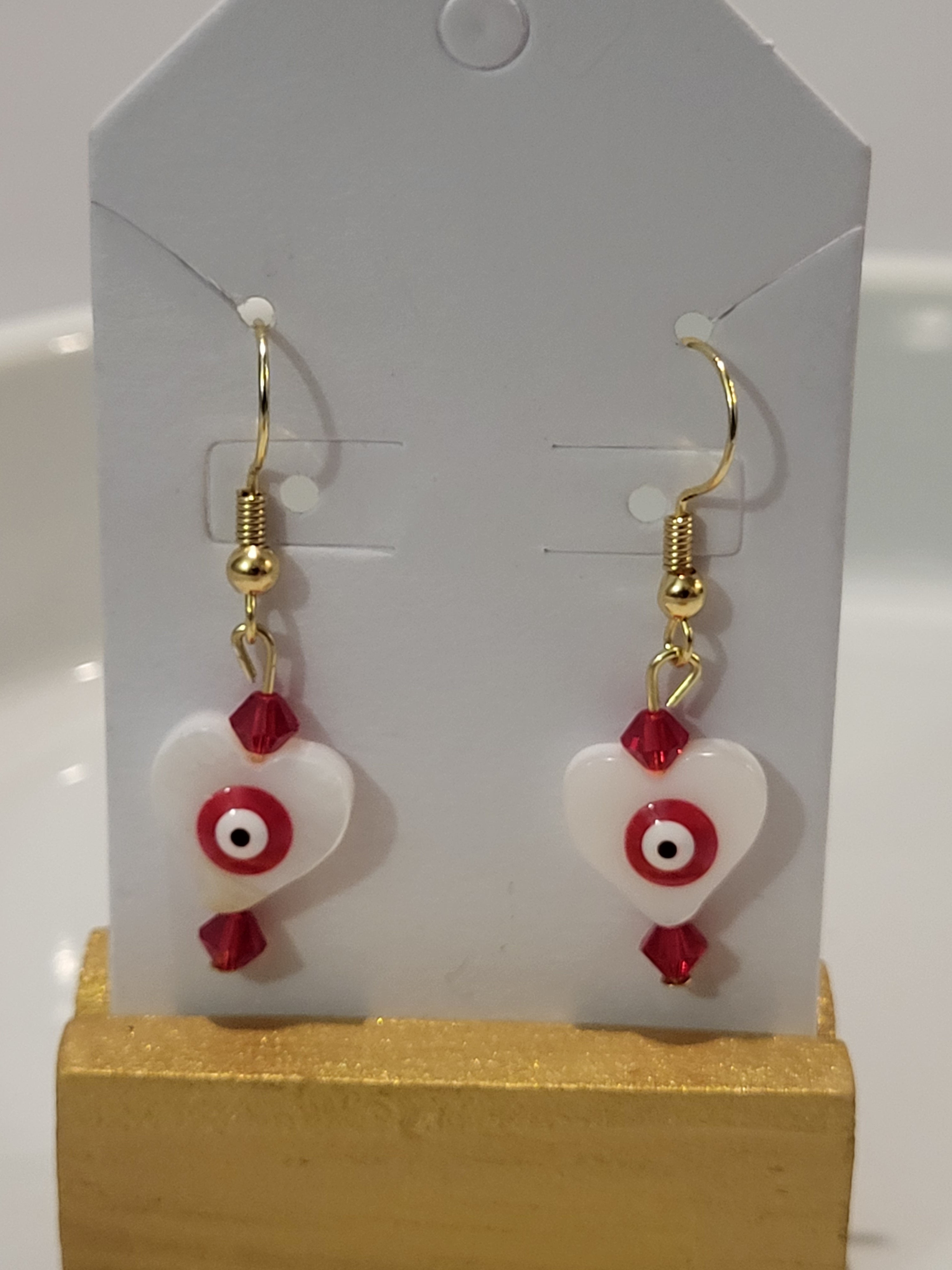 Valentine's day inspired earrings ❤️ 👁